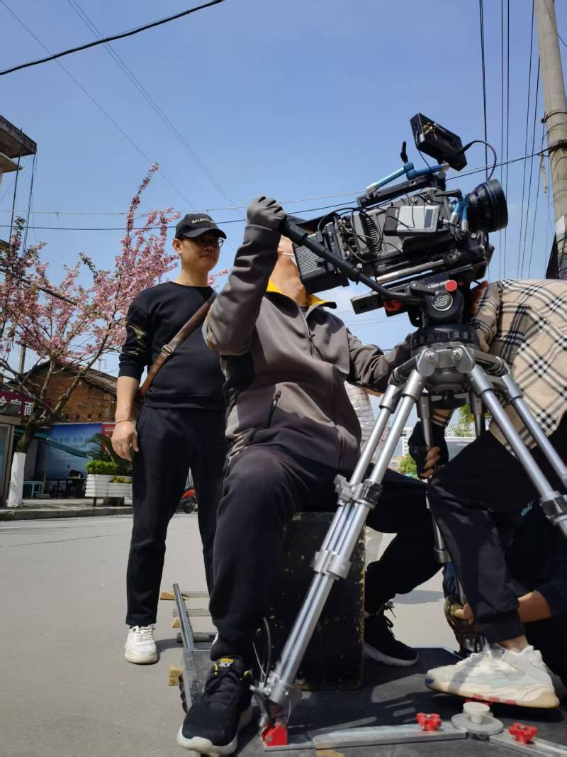 江都区广告片拍摄：快消品牌爆款之选，网感内容适配社媒传播！